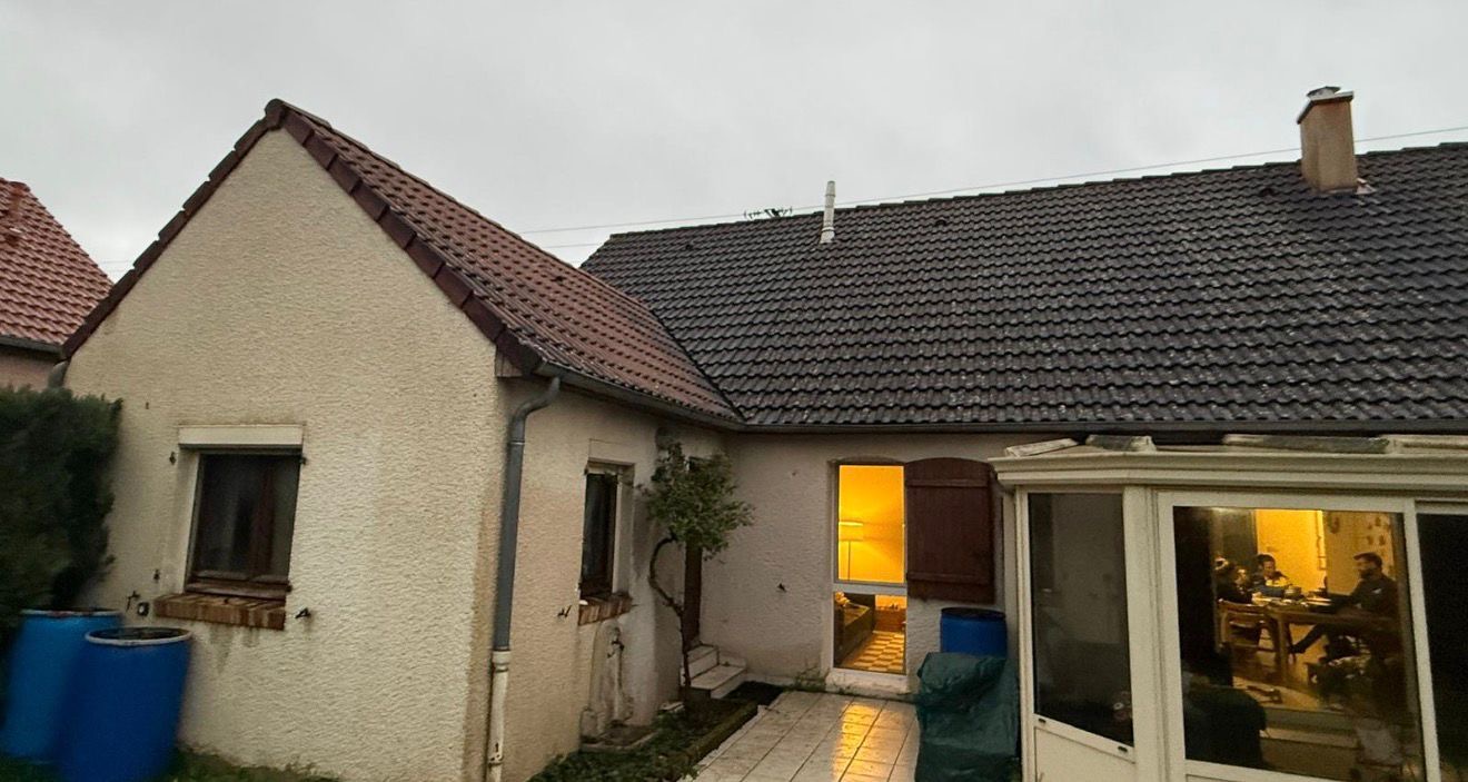 Avant rénovation de toiture par un couvreur à Chalon-sur-Saône sur maison individuelle