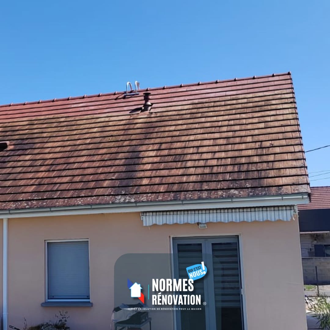 Nettoyage de toiture et façade avec traitement hydrofuge avant à Chalon-sur-Saône
